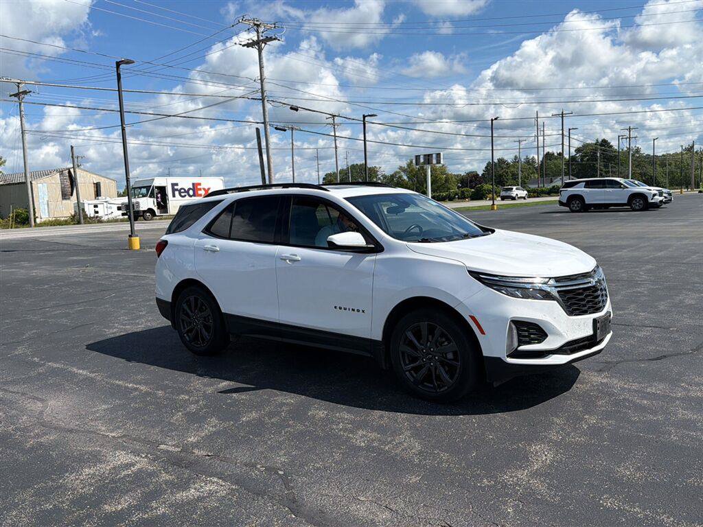 Used 2023 Chevrolet Equinox RS AWD/4WD image 2