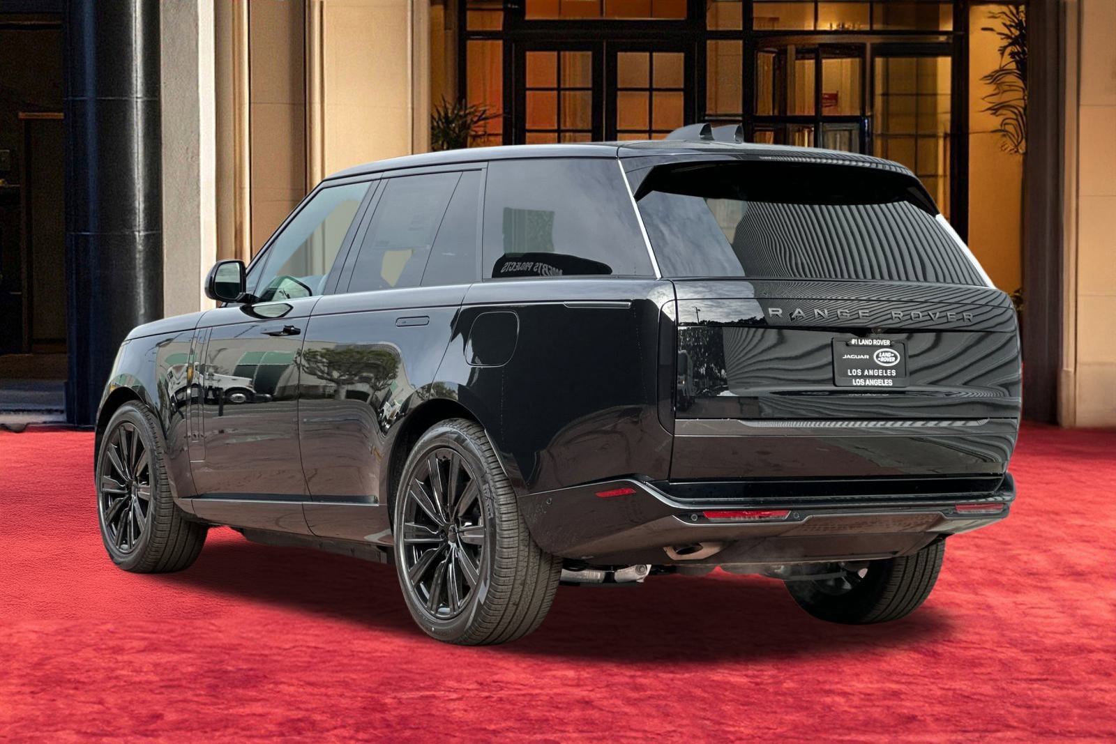 New 2026 Land Rover Range Rover SE image 4