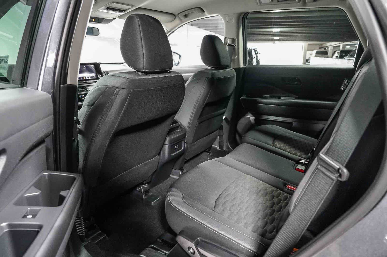 Used 2024 Nissan Pathfinder S FWD image 18