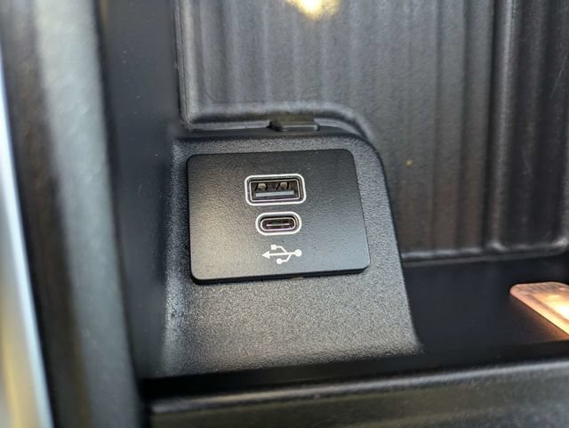 Used 2025 Ford Expedition Active AWD/4WD image 21
