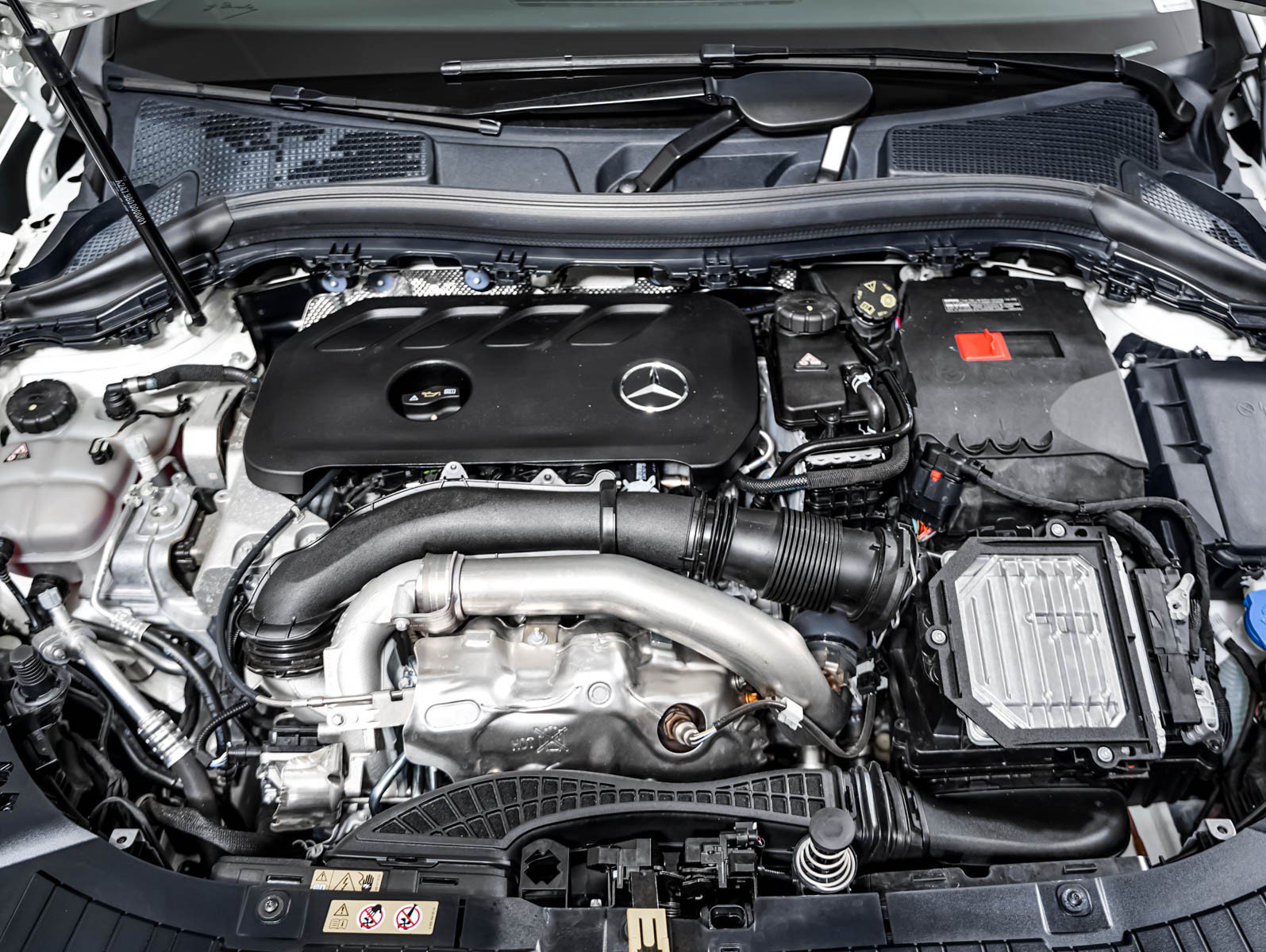 Used 2026 Mercedes-Benz GLA 250 4MATIC image 4