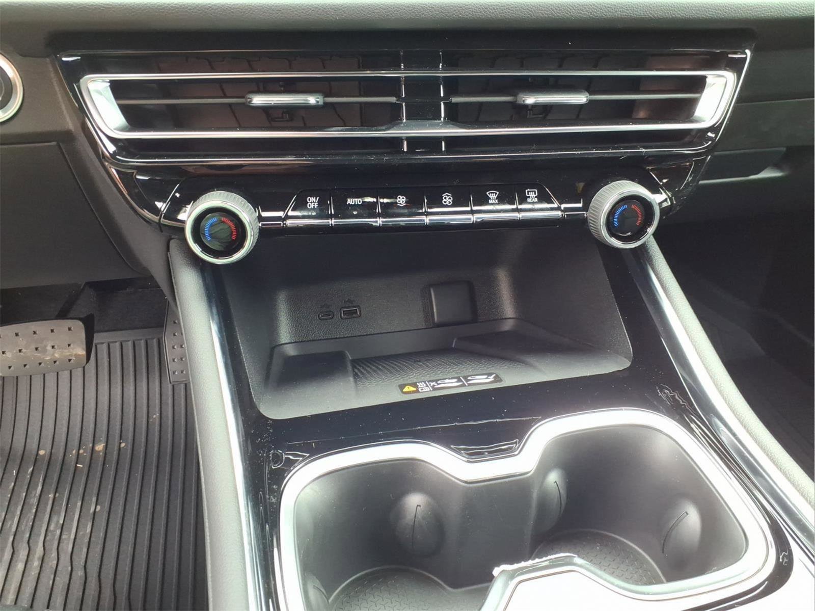 New 2026 Chevrolet Traverse LT image 23