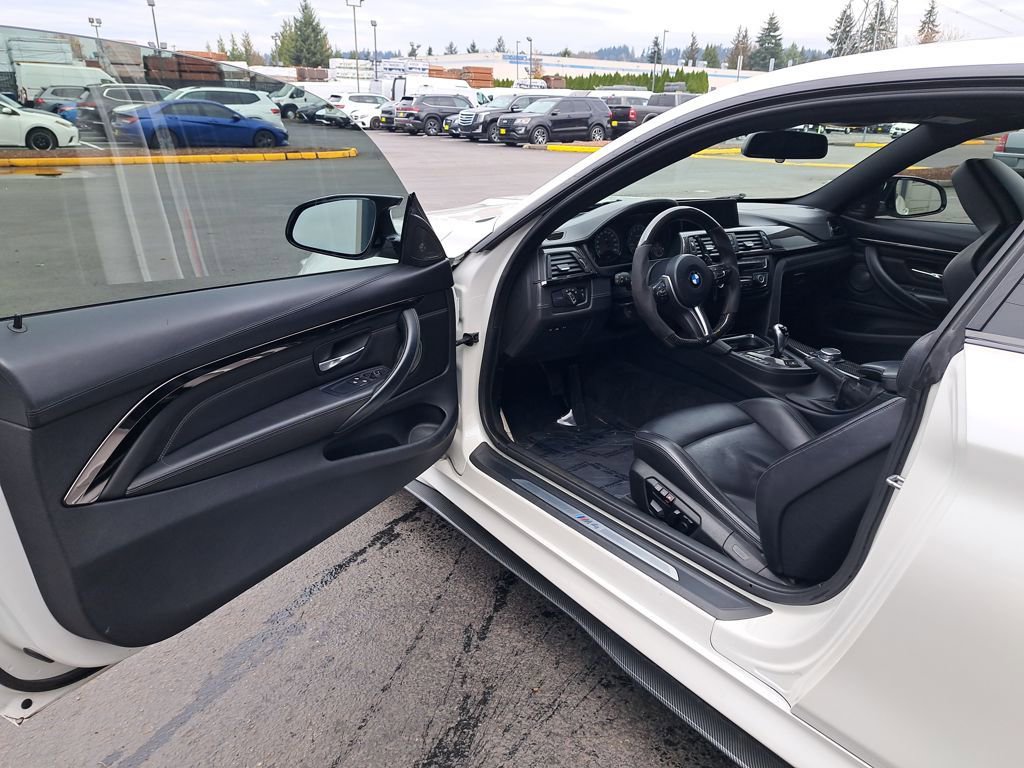 Used 2015 BMW M4 Coupe image 11
