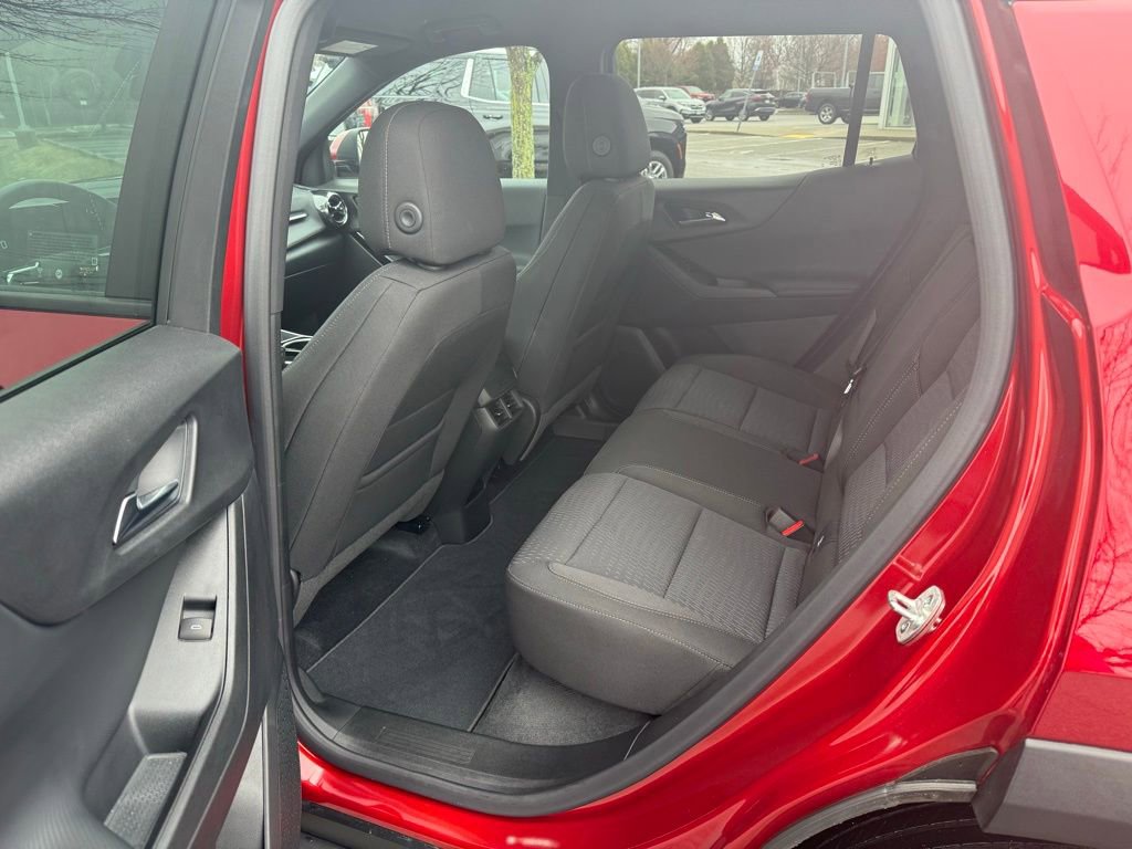 Used 2025 Chevrolet Equinox LT AWD/4WD image 11