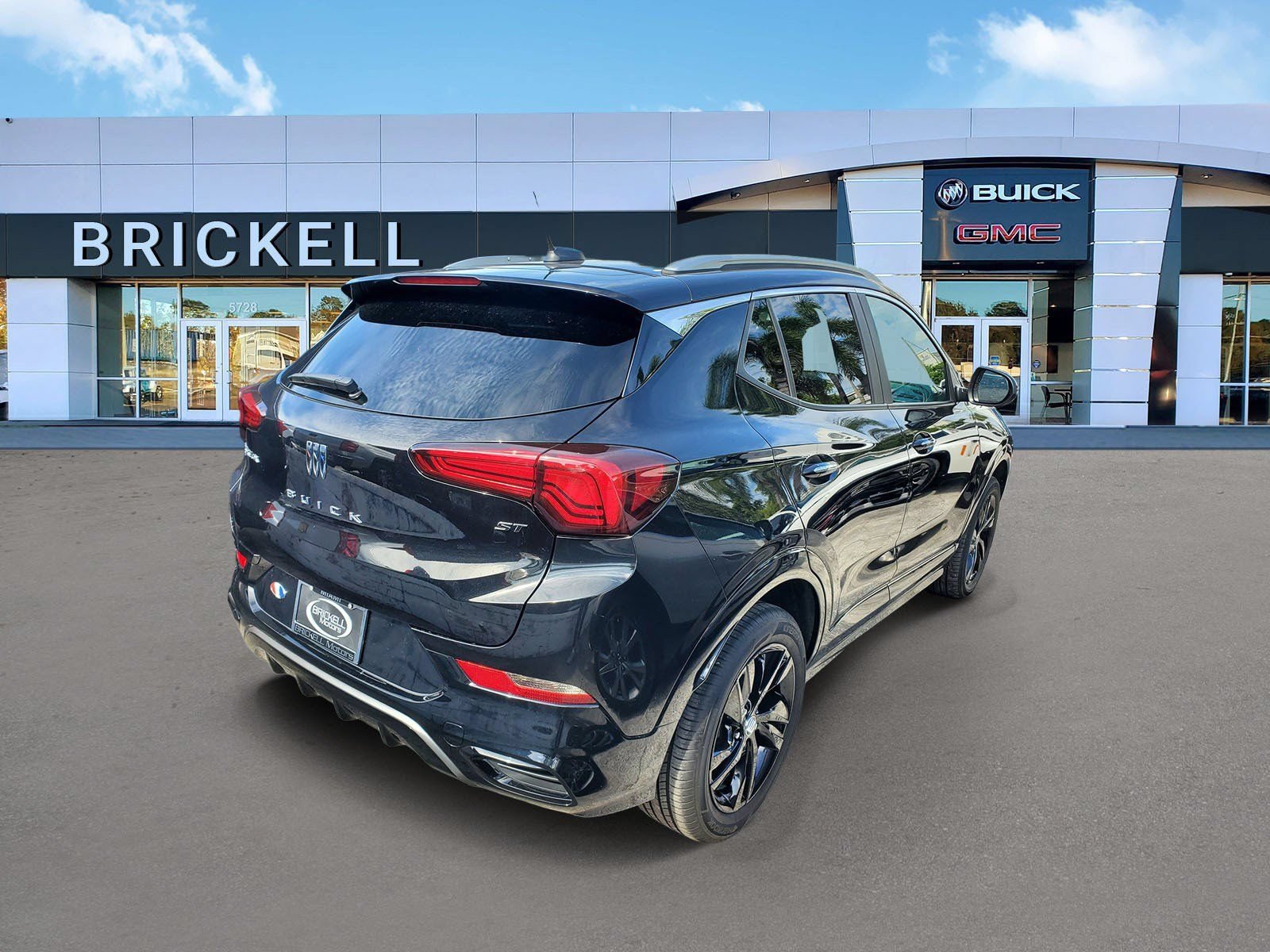 Used 2024 Buick Encore GX Sport Touring AWD/4WD image 3