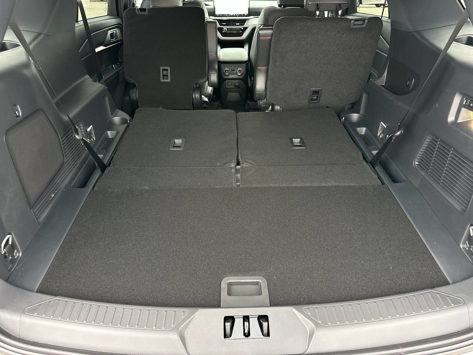 New 2025 Ford Explorer ST-Line w/ Premium Package RWD image 22