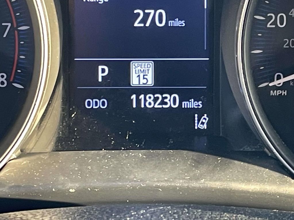 Used 2021 Toyota C-HR XLE image 38