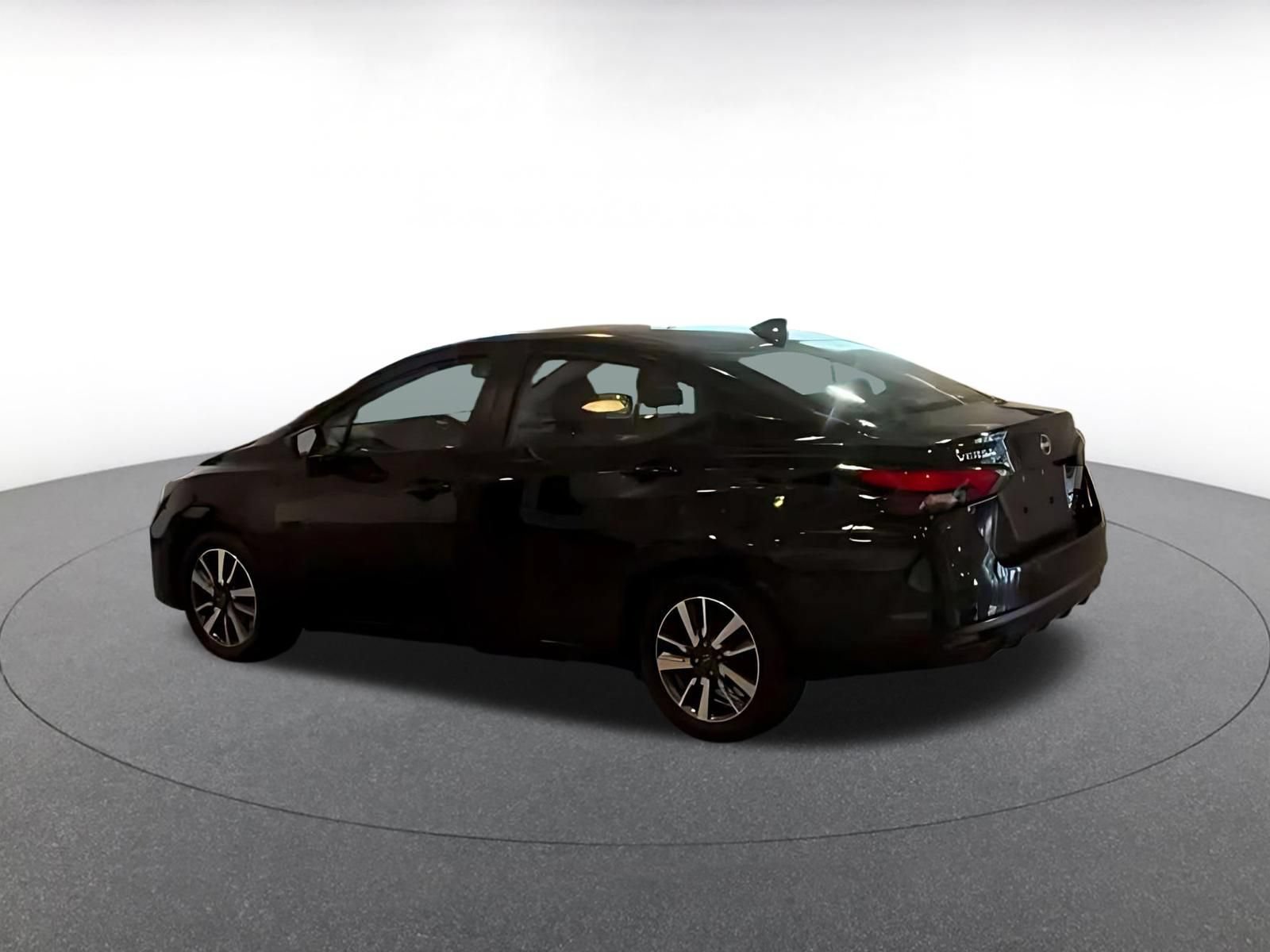 Used 2025 Nissan Versa SV FWD image 13