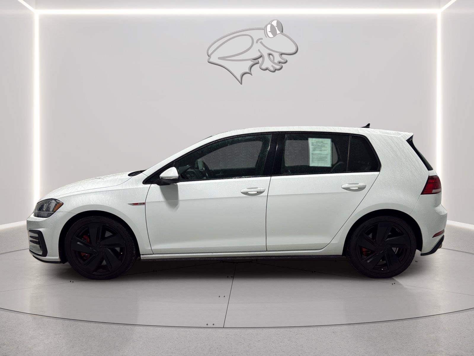 Used 2020 Volkswagen Golf 4-Door FWD image 2