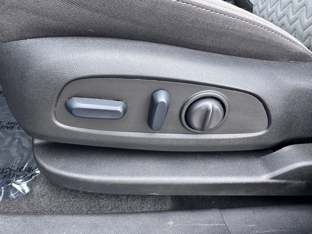 Used 2024 Chevrolet Equinox LS AWD/4WD image 20