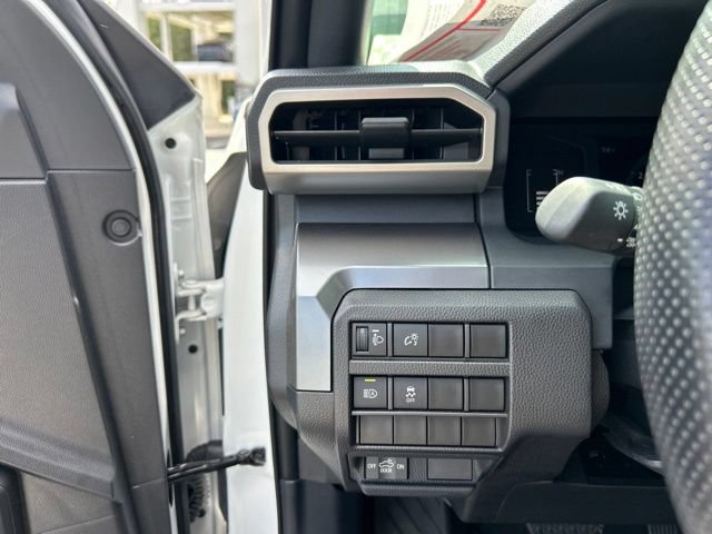 Used 2024 Toyota Tacoma SR5 AWD/4WD image 27