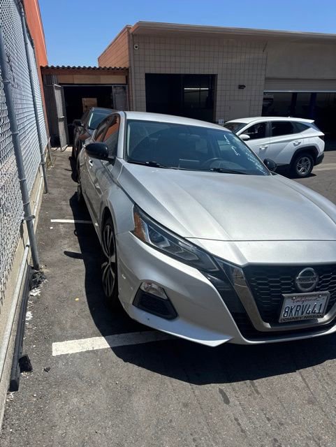 Used 2019 Nissan Altima 2.5 SR FWD image 2