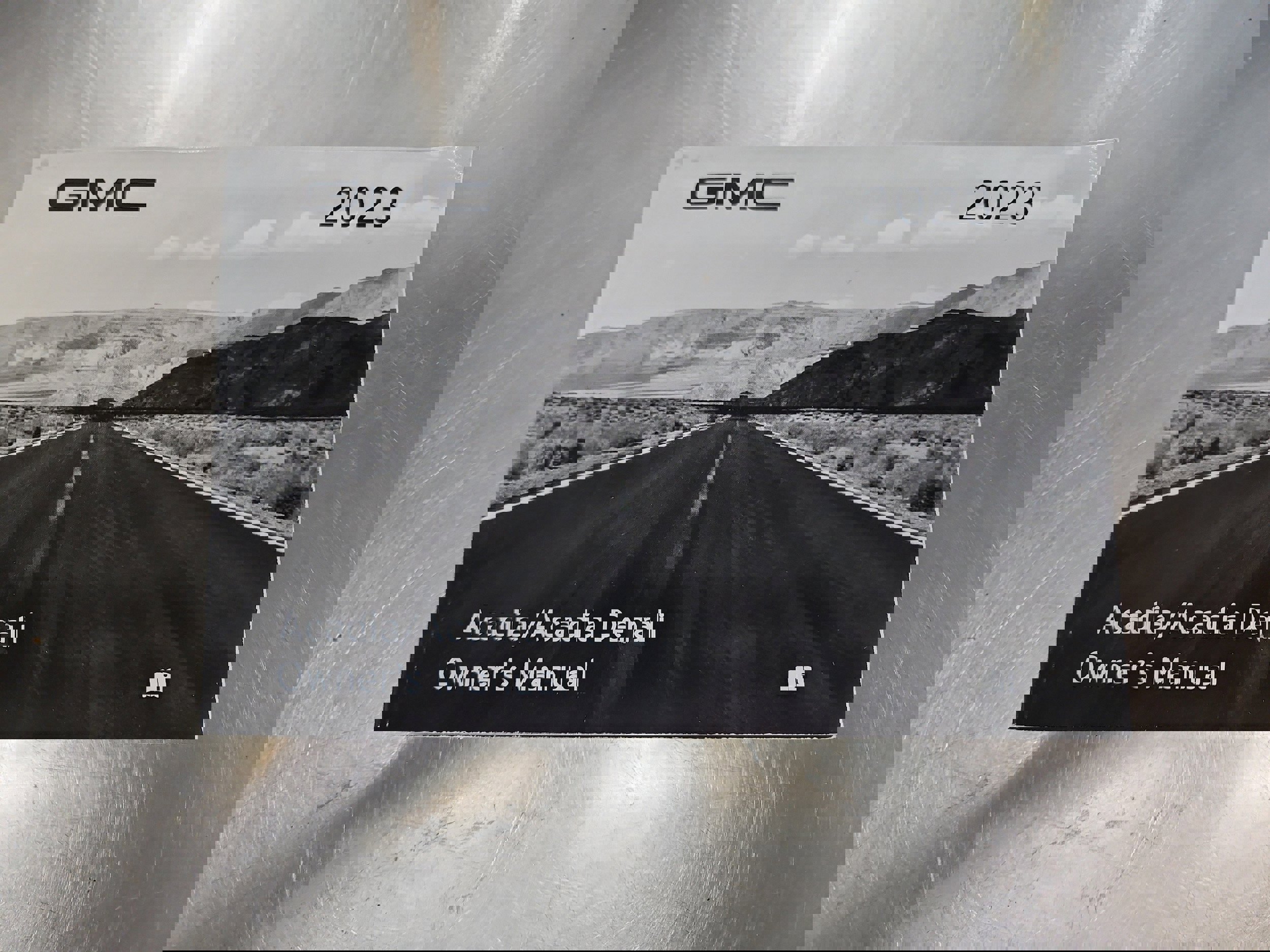 Used 2023 GMC Acadia AT4 w/ Technology Package image 27