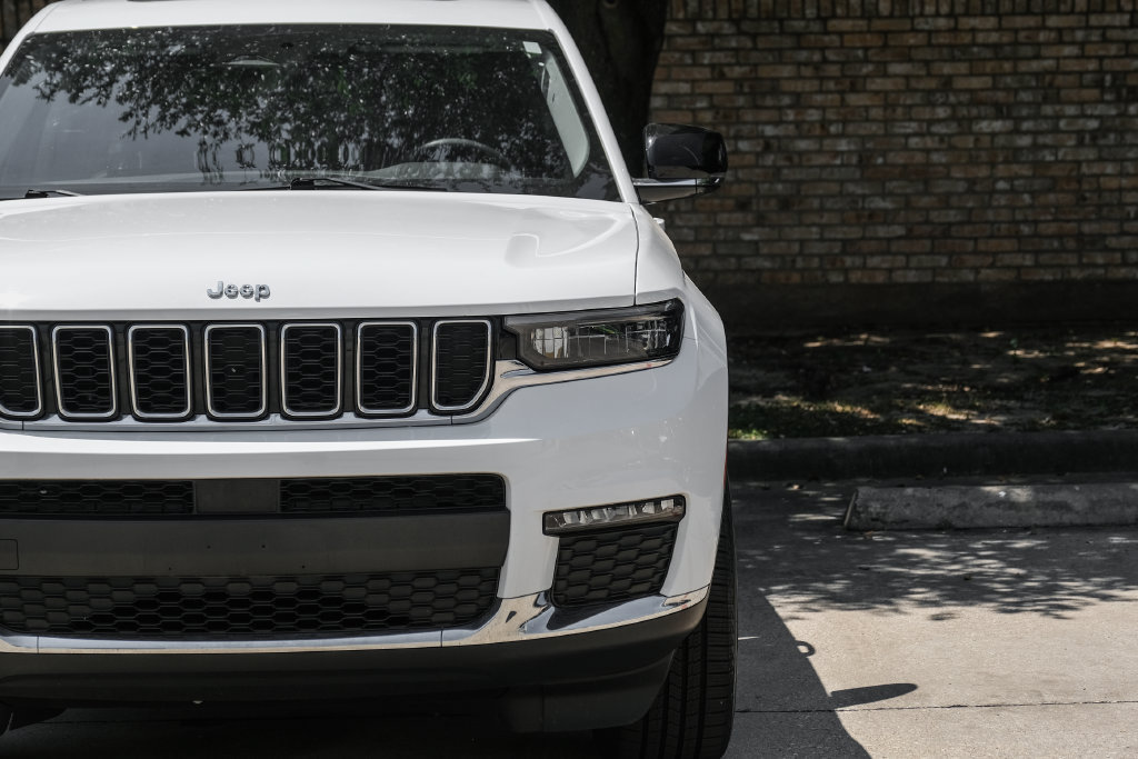 Used 2023 Jeep Grand Cherokee L Limited AWD/4WD image 61