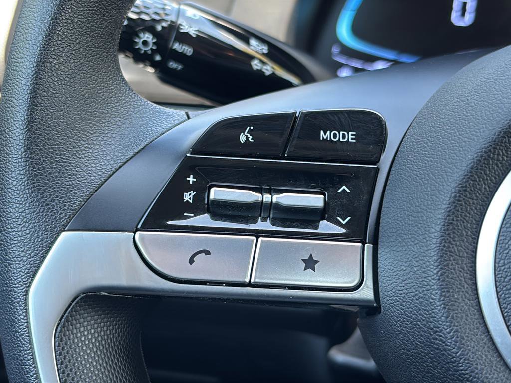 Certified 2025 Hyundai Elantra SE image 26