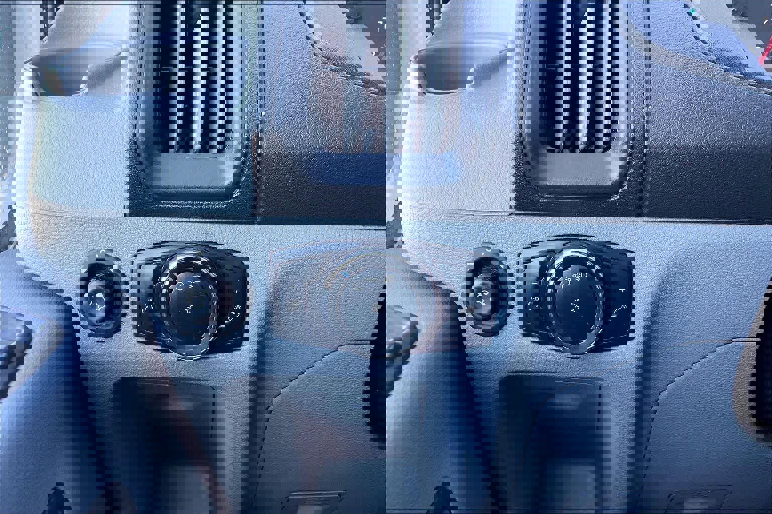 Used 2019 Ford Transit 350 XL image 32