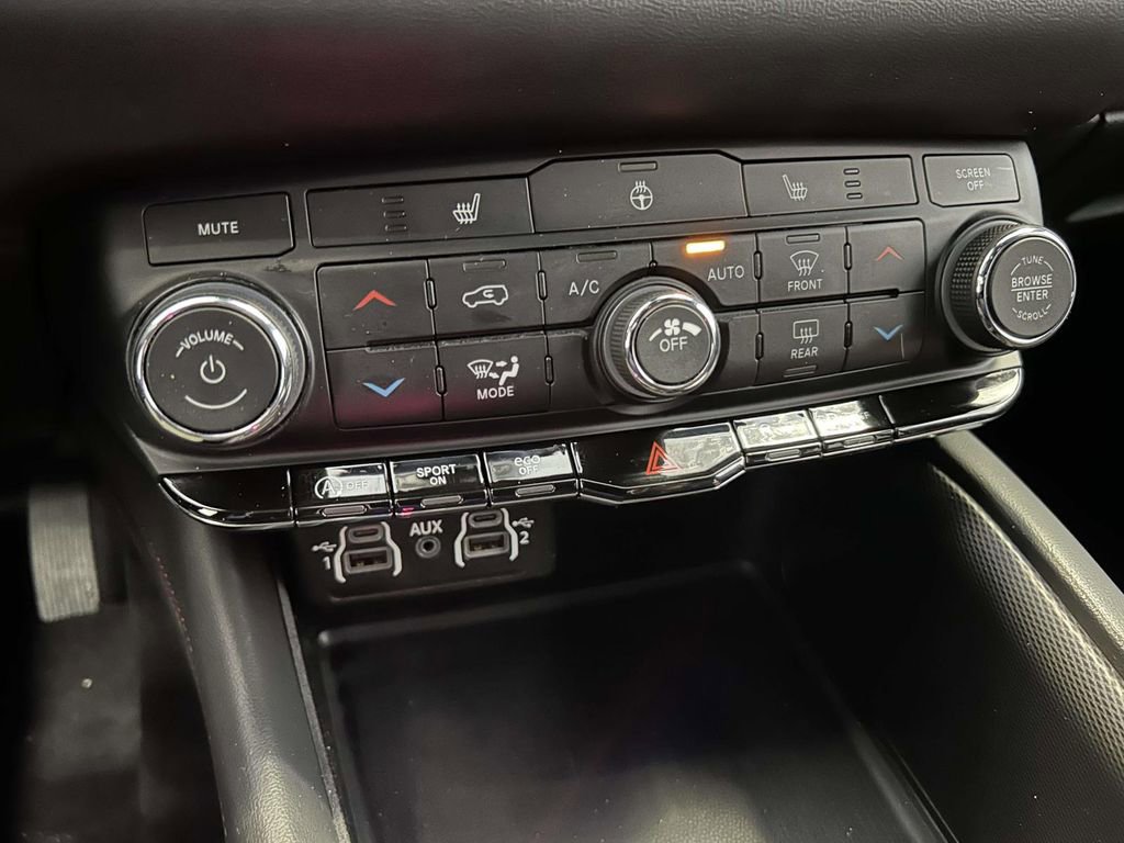 Used 2025 Dodge Durango GT AWD/4WD image 25