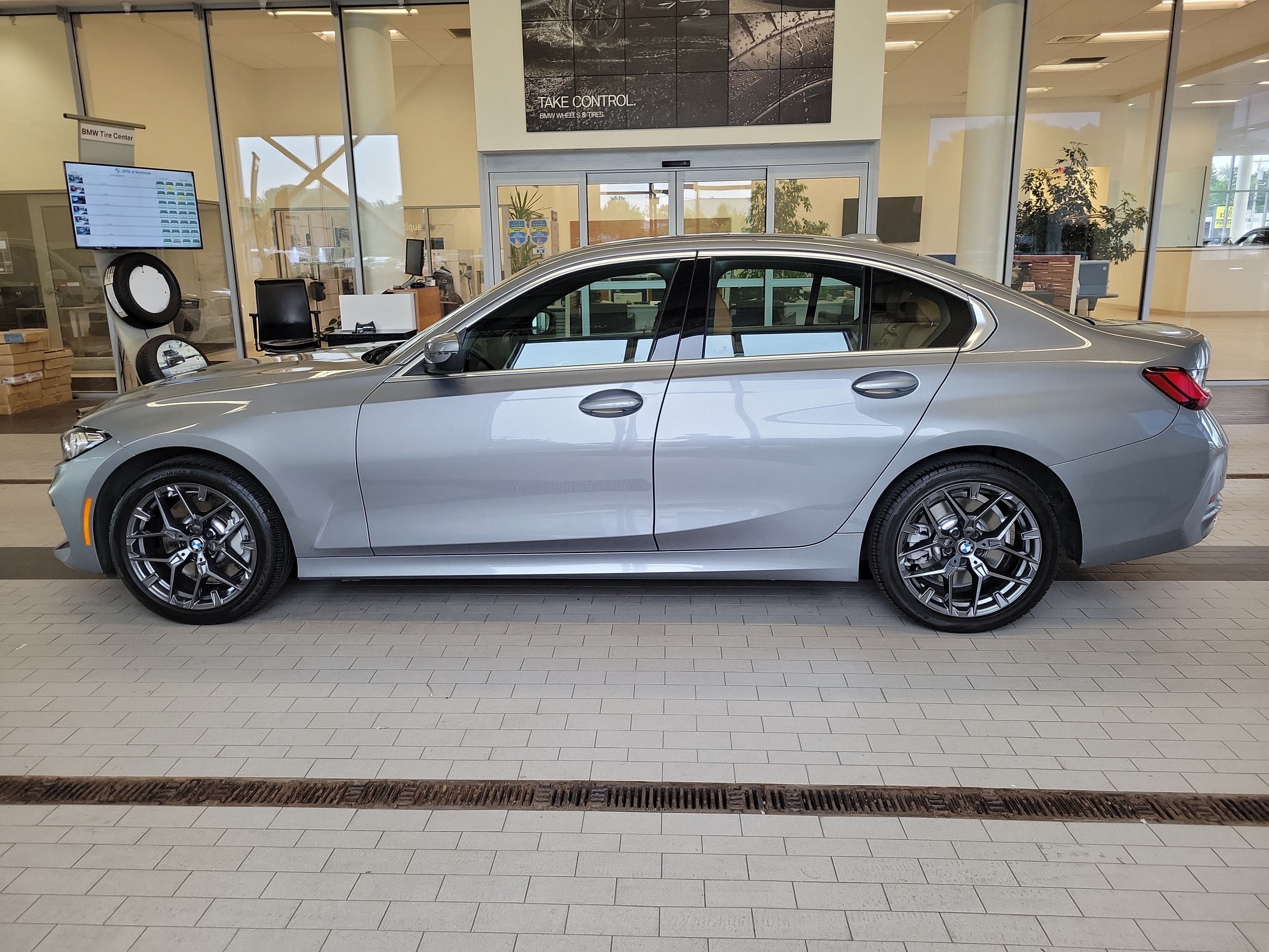 Used 2026 BMW 330i xDrive Sedan AWD/4WD image 8