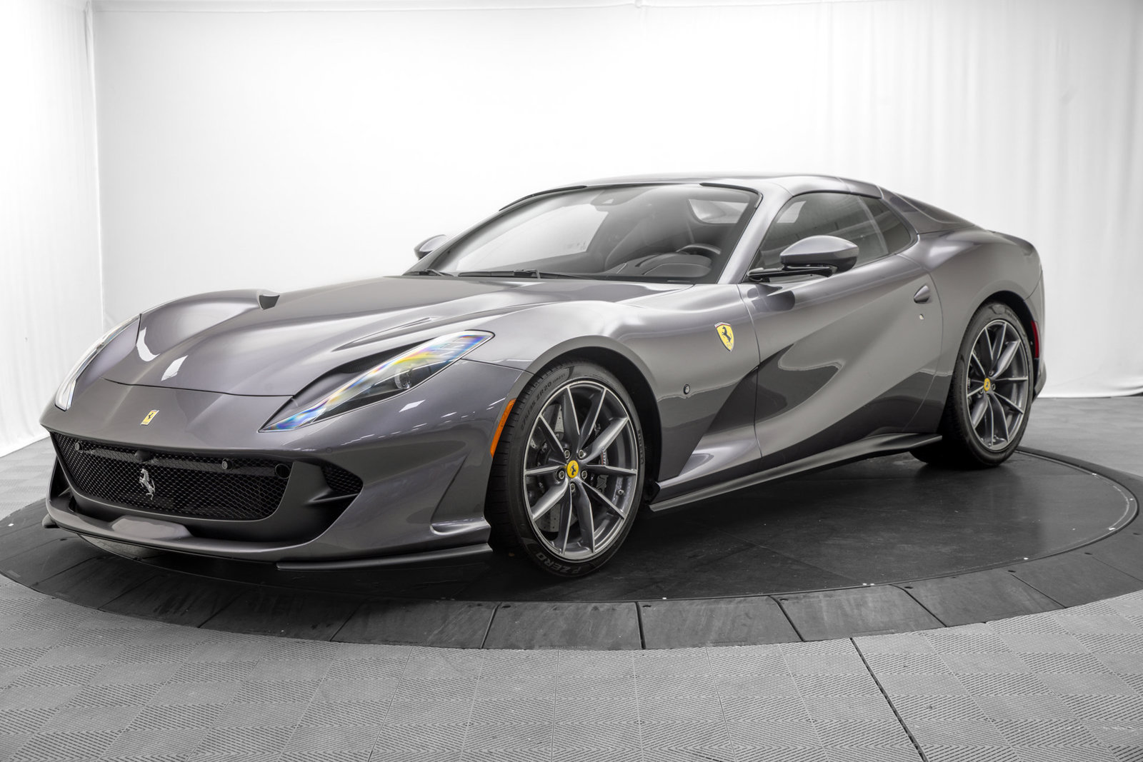 Used 2022 Ferrari 812 GTS RWD image 11
