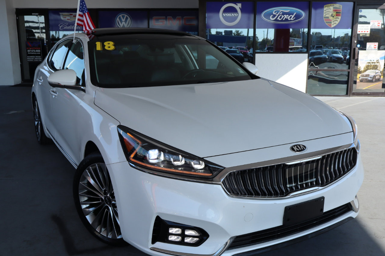 Used 2018 Kia Cadenza Limited image 2