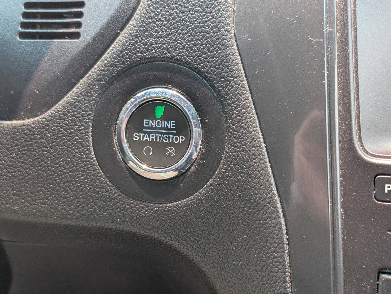 Used 2019 Ford Explorer XLT w/ Equipment Group 202A FWD image 23