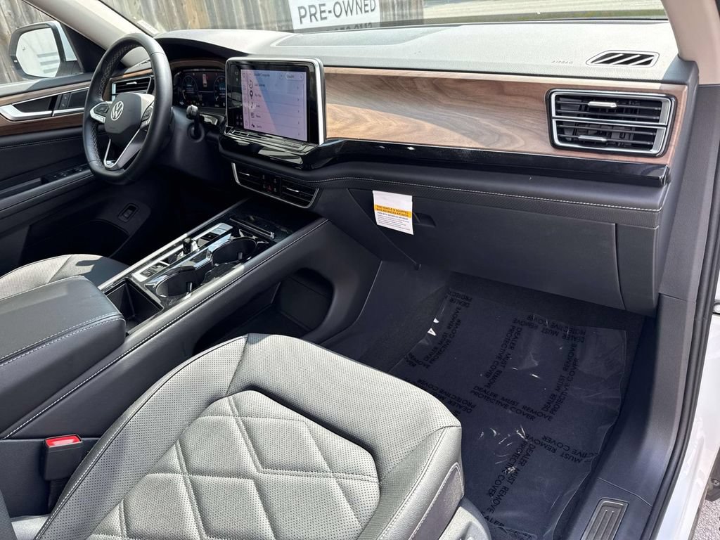 Used 2025 Volkswagen Atlas SE FWD image 13