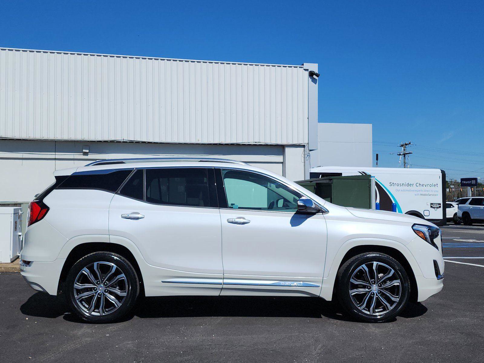 Used 2021 GMC Terrain Denali w/ Denali Premium Package image 6