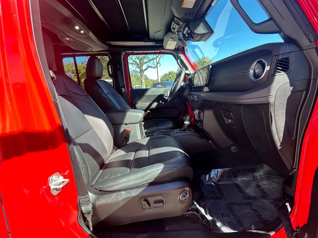 Used 2024 Jeep Wrangler Sahara w/ Technology Group image 23