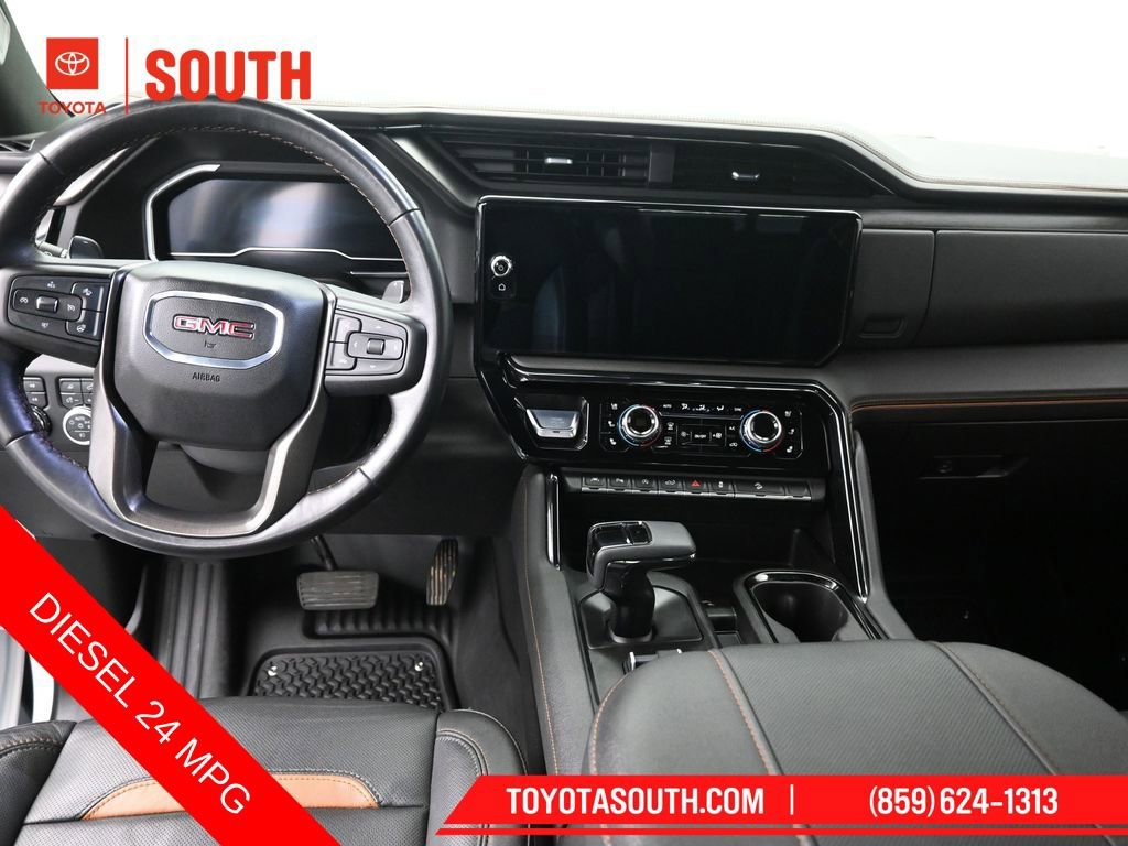 Used 2023 GMC Sierra 1500 AT4 w/ AT4 Premium Package AWD/4WD image 10