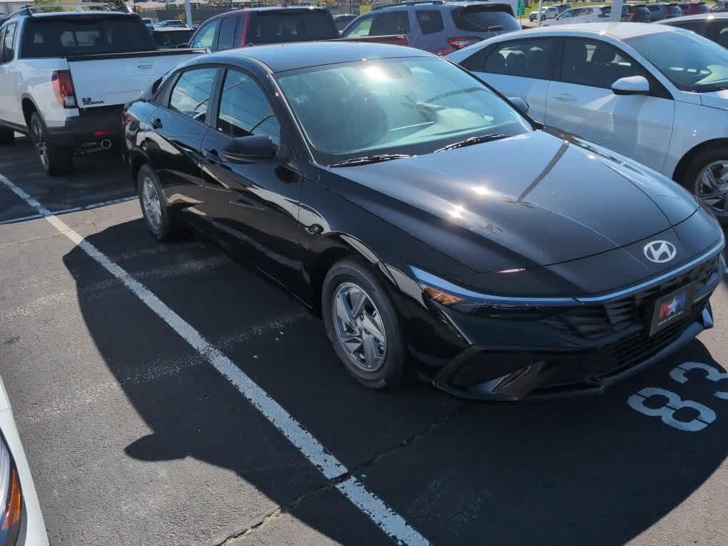 New 2026 Hyundai Elantra SE FWD image 12