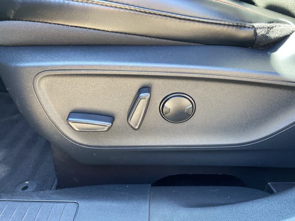 Used 2025 Ford Escape ST-Line Select AWD/4WD image 13