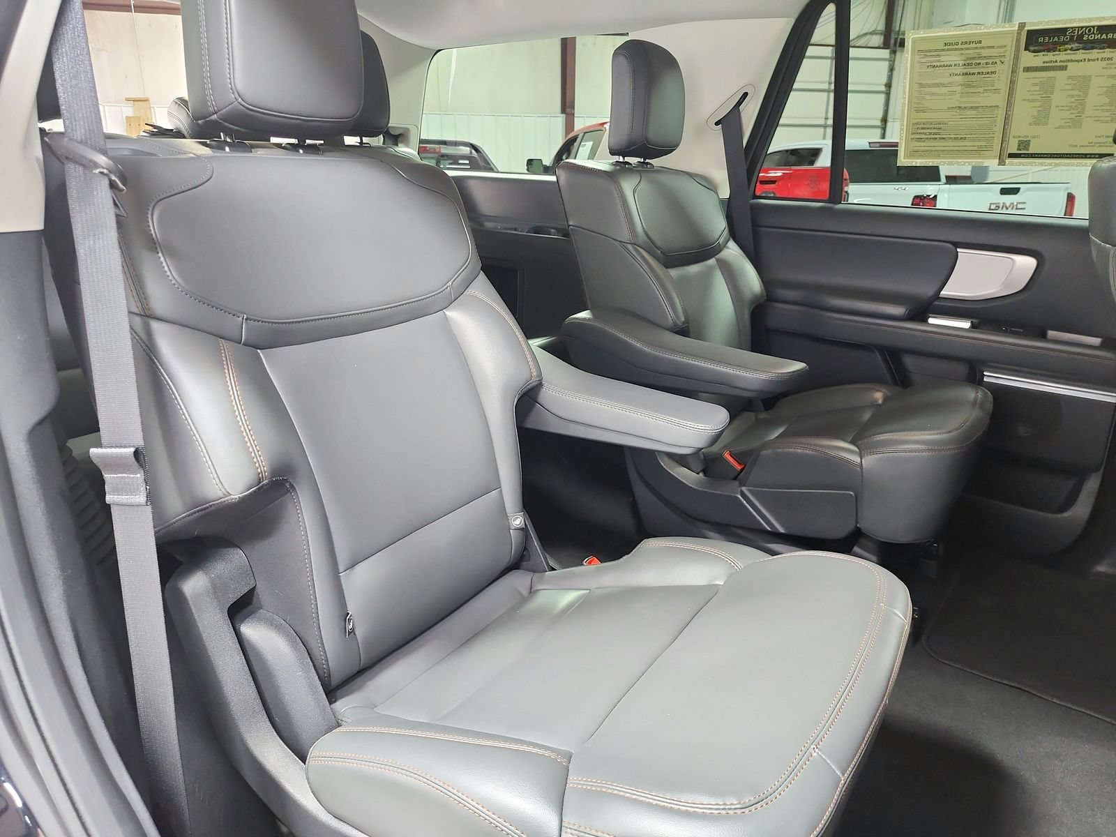 Used 2025 Ford Expedition Active AWD/4WD image 52