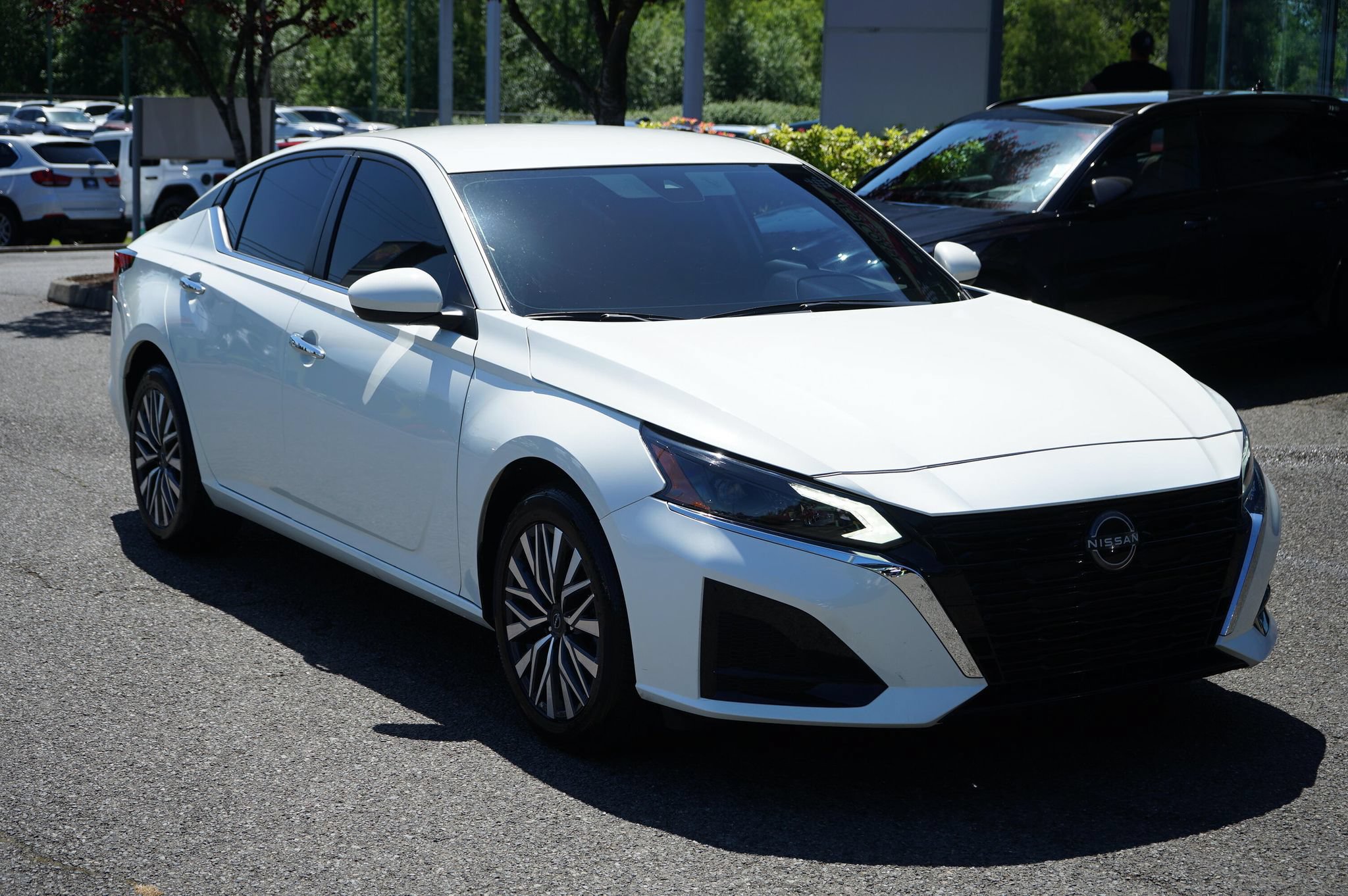 Used 2023 Nissan Altima 2.5 SV AWD/4WD image 5