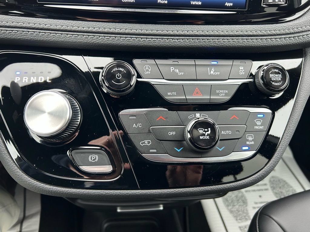New 2026 Chrysler Pacifica Select w/ S Appearance Package FWD image 25