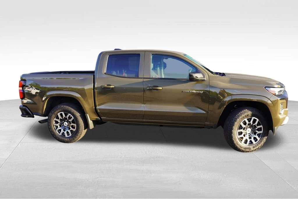 Certified 2023 Chevrolet Colorado Z71 w/ Z71 Convenience Package 2 AWD/4WD image 3