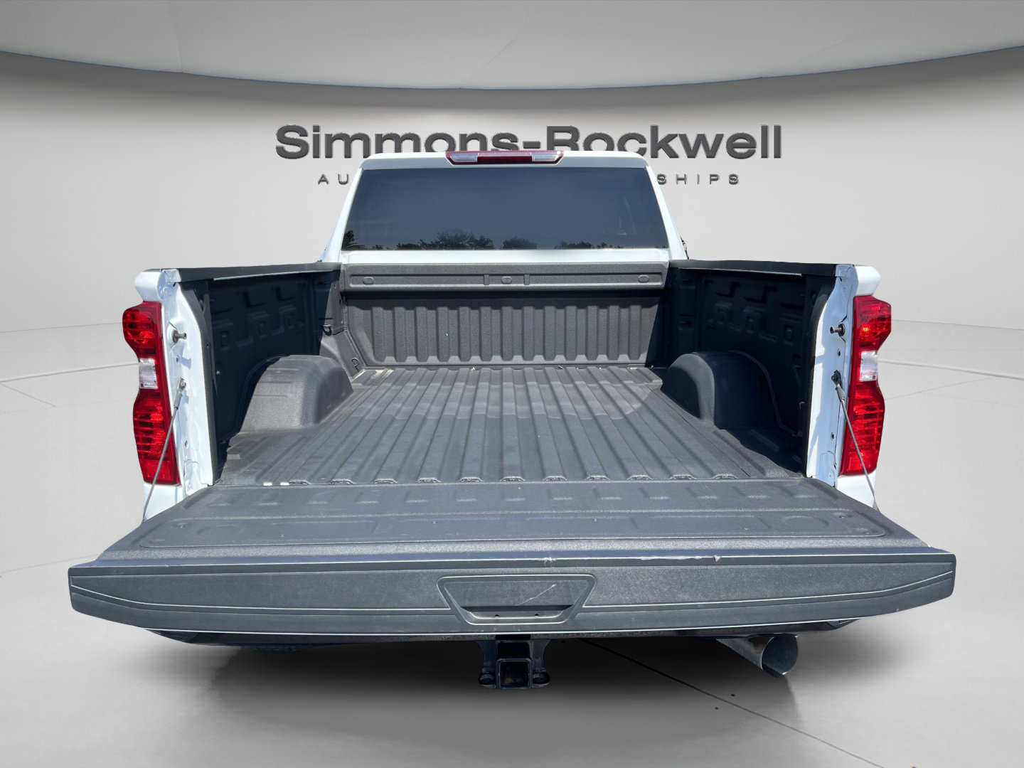 Used 2024 Chevrolet Silverado 2500 Custom w/ Custom Value Package AWD/4WD image 9