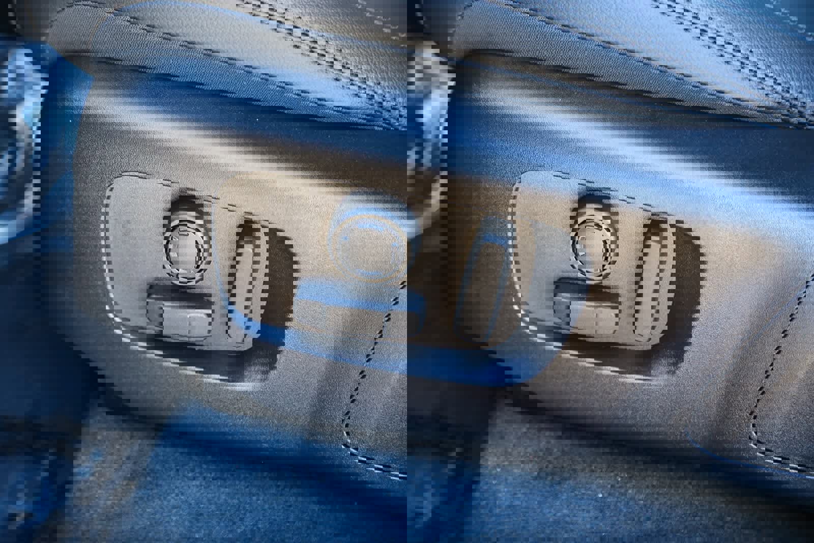 New 2026 Land Rover Range Rover Velar Dynamic SE image 21