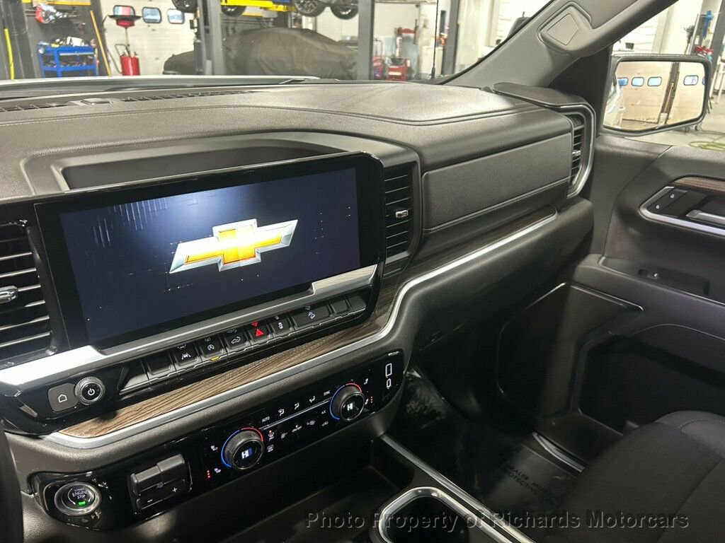 Used 2022 Chevrolet Silverado 1500 RST image 13