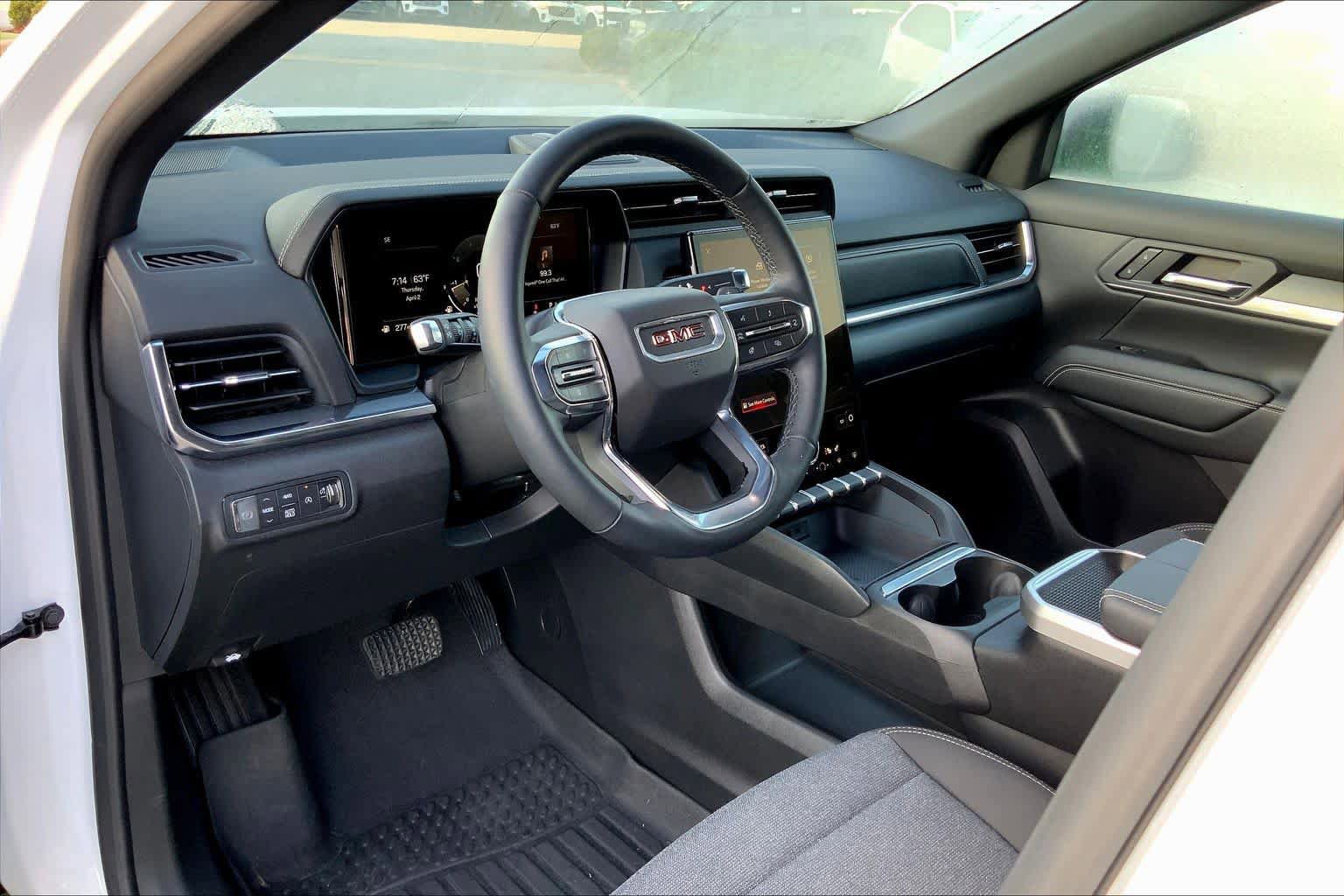 Used 2025 GMC Terrain Elevation image 16