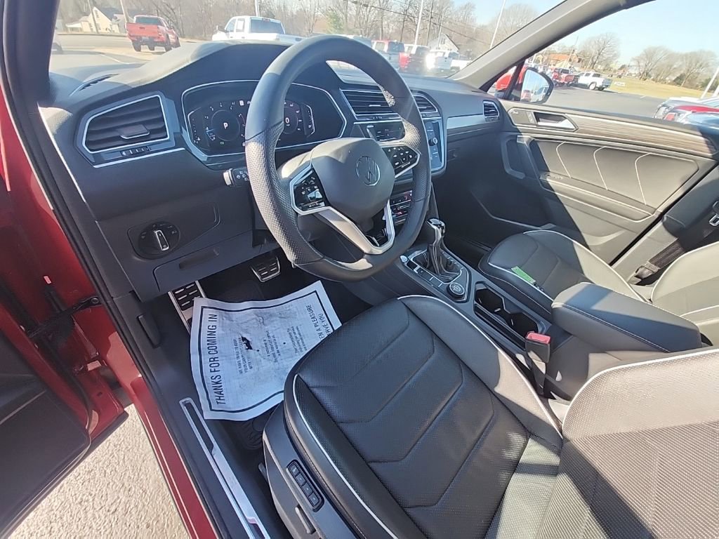 Used 2024 Volkswagen Tiguan SEL R-Line image 14