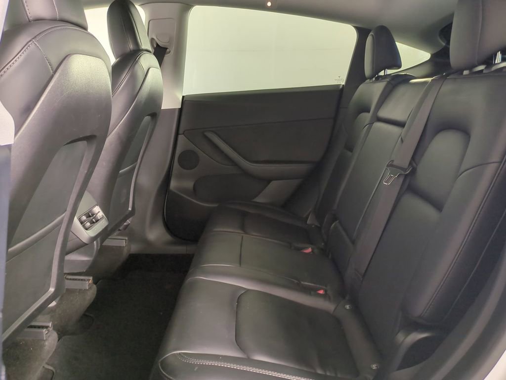 Used 2021 Tesla Model Y Long Range image 14