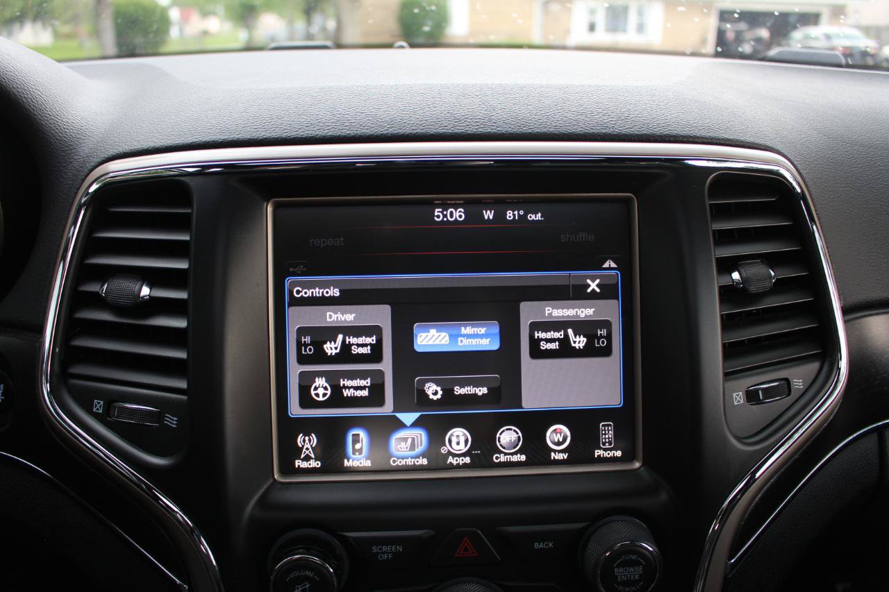 Used 2016 Jeep Grand Cherokee Limited AWD/4WD image 26