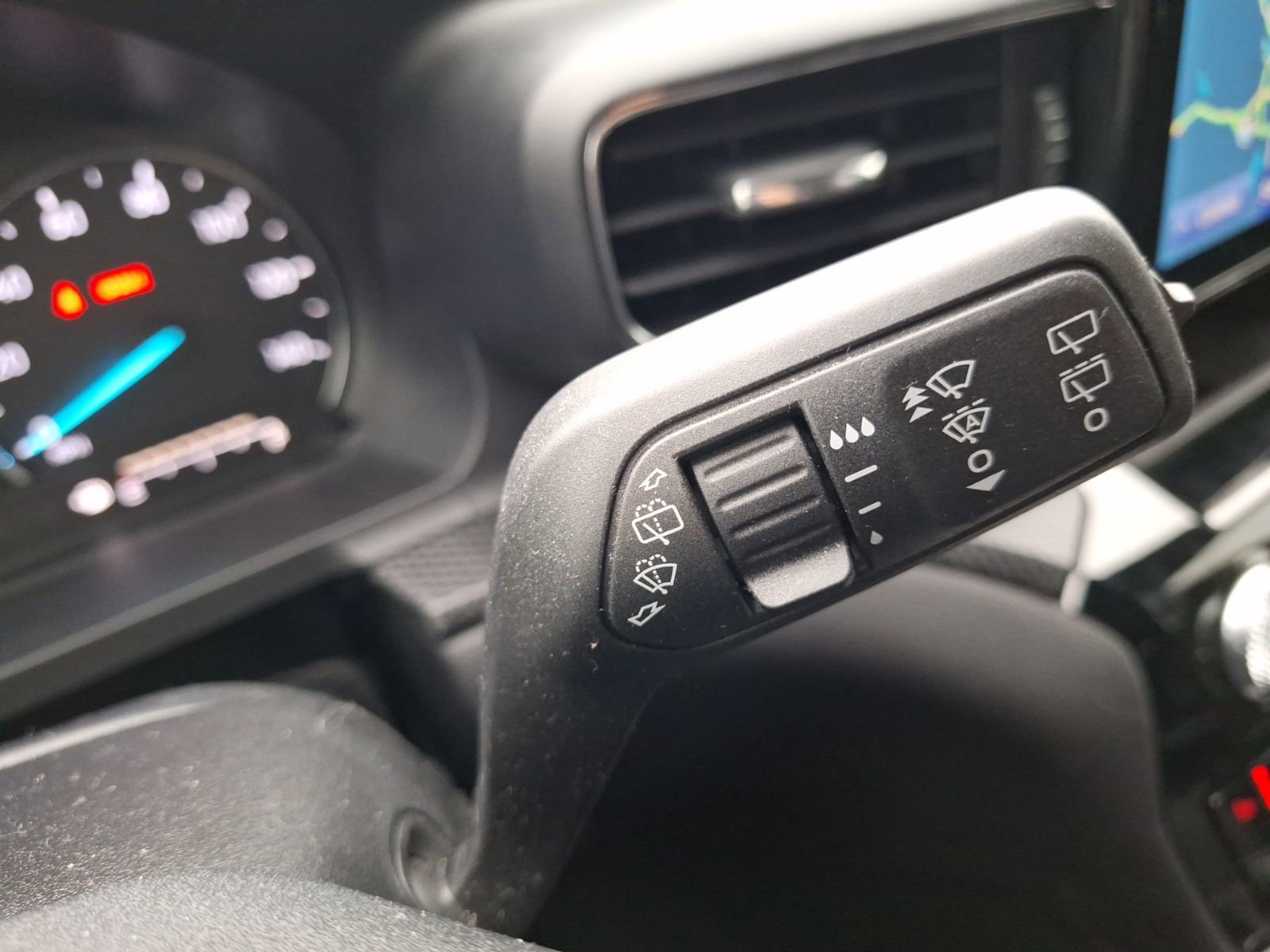 Used 2023 Ford Explorer ST-Line image 19