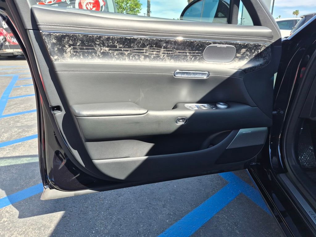 Used 2023 Genesis G90 3.5T image 12