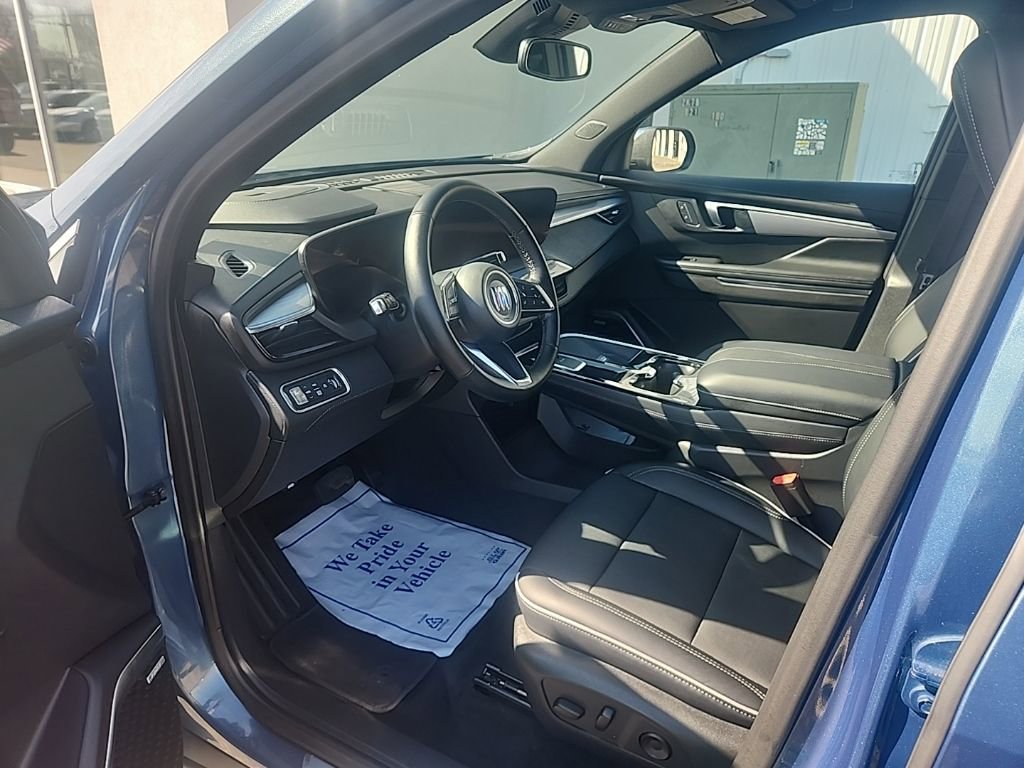 Used 2025 Buick Enclave Preferred image 9