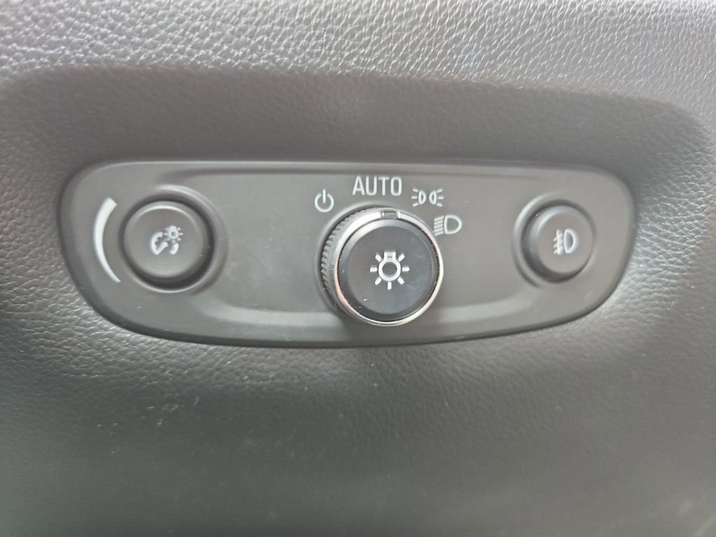 Used 2018 Chevrolet Traverse Premier image 19
