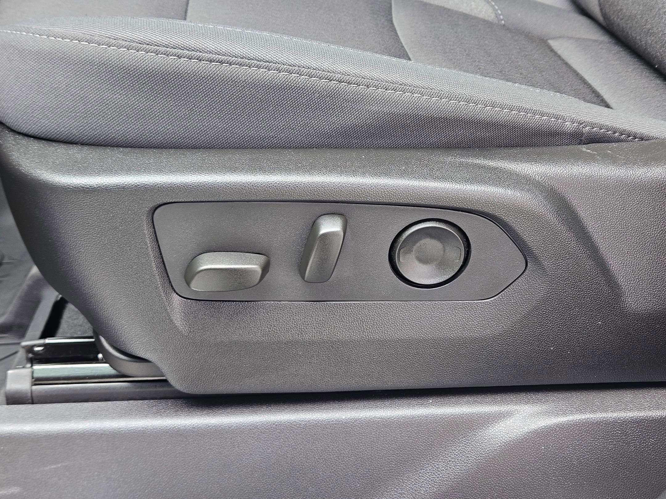 Used 2025 Chevrolet Silverado 1500 LT w/ Safety Package image 20