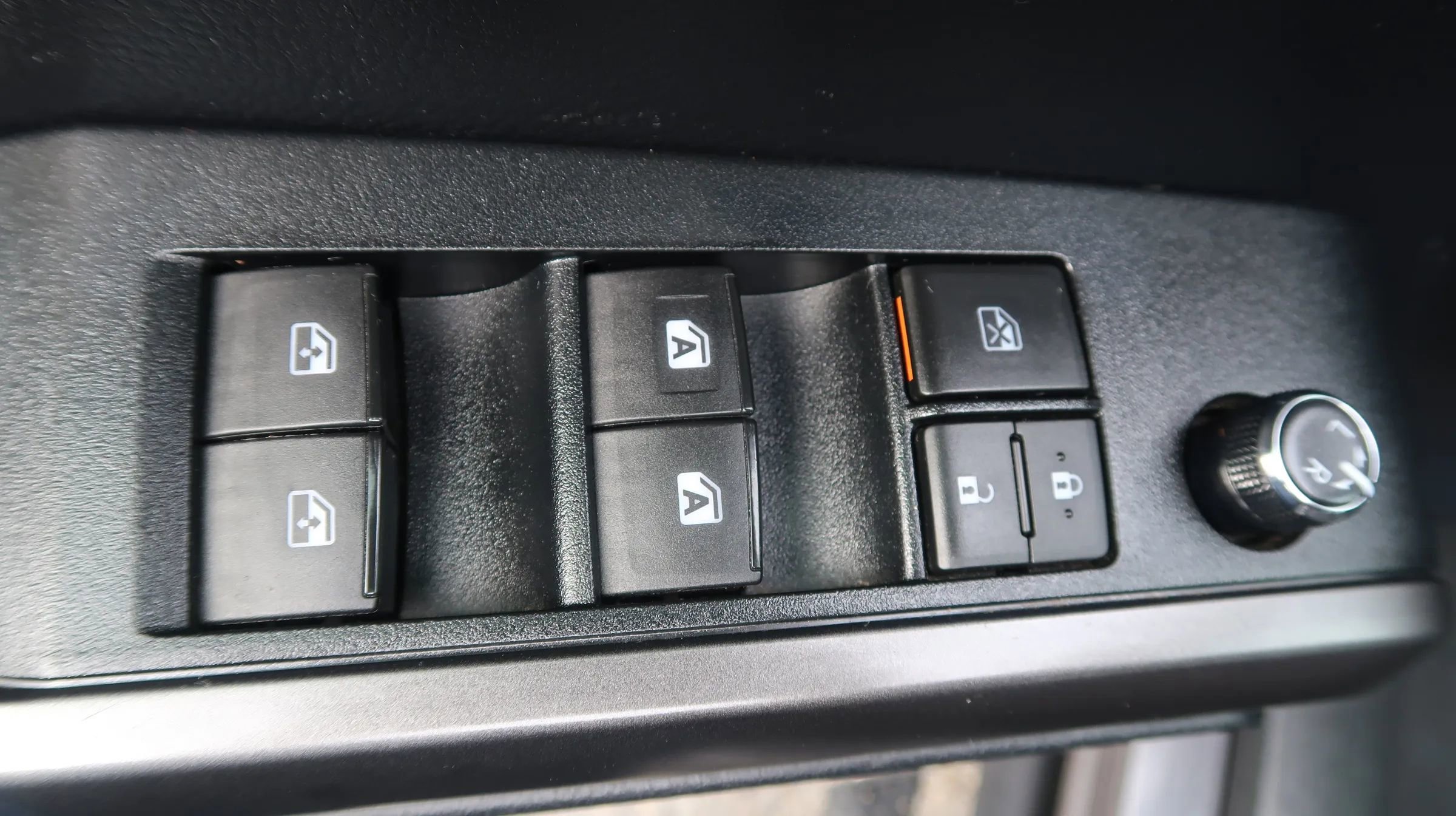 Used 2018 Toyota Tacoma TRD Off-Road AWD/4WD image 27