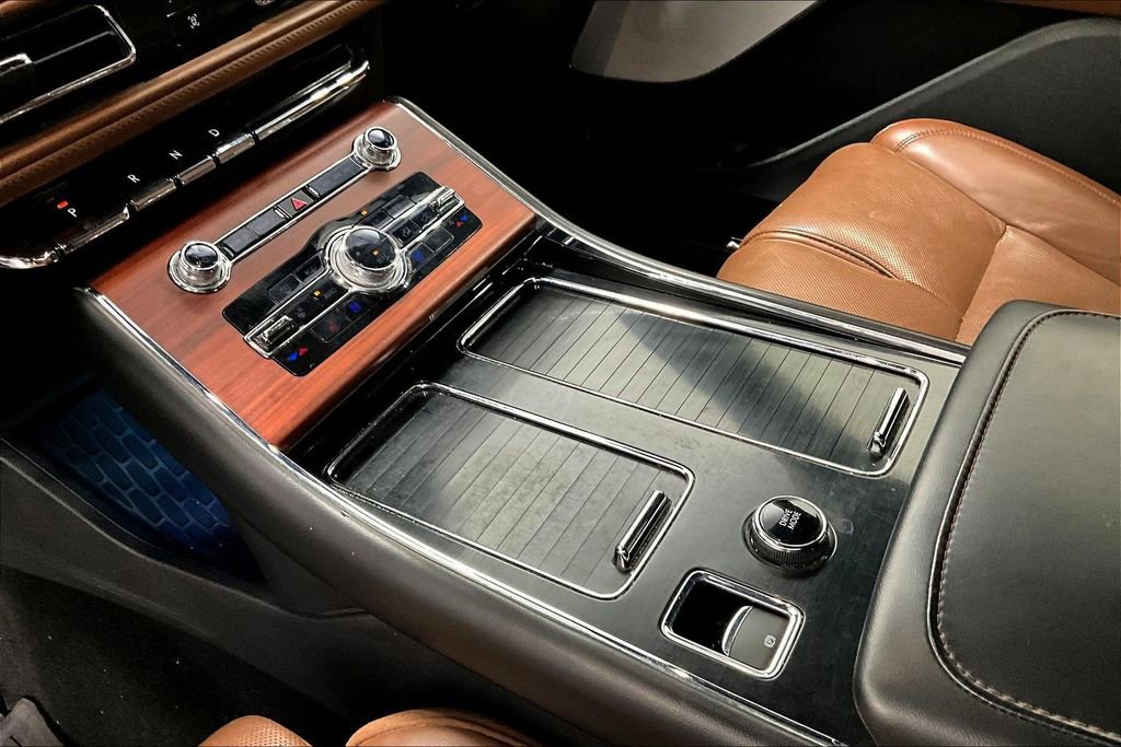 Used 2021 Lincoln Aviator Grand Touring w/ Equipment Group 302A image 17