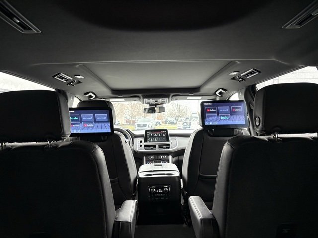 Used 2024 GMC Yukon XL SLT w/ SLT Premium Package image 9